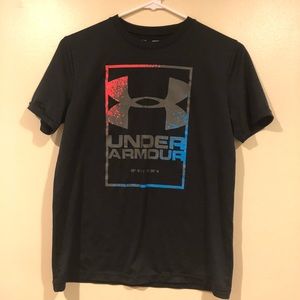 Boys medium back under armor athletic logo shirt